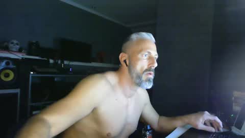 Chico que rico Caliente online show from 02-21-25, 02:50