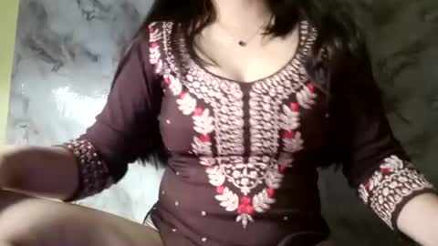 Snapshot of rupali01 chatting on 06-12-26, 06:34 Rupali online show from 06-12-26, 06:34