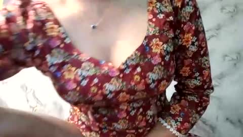 Snapshot of rupali01 chatting on 06-17-26, 01:08 Rupali online show from 06-17-26, 01:08
