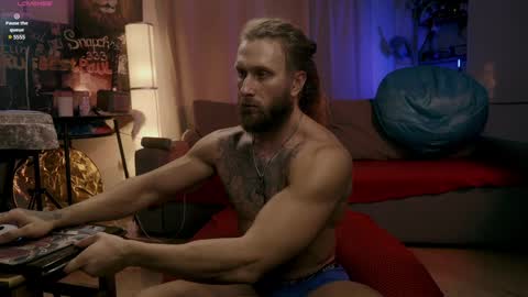 Snapshot of rusbigpaul chatting on 01-19-25, 07:37 Paul online show from 01-19-25, 07:37