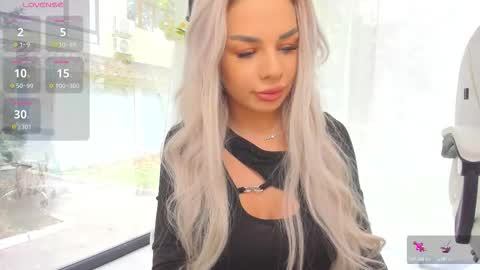 Snapshot of russian_ava chatting on 10-27-25, 09:13 Ava online show from 10-27-25, 09:13