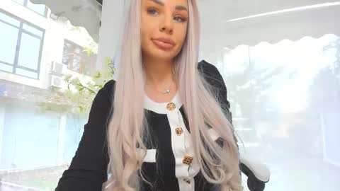 Snapshot of russian_ava chatting on 11-12-25, 11:43 Ava online show from 11-12-25, 11:43