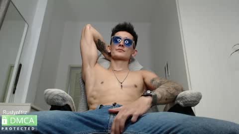 Snapshot of rustynf1tz chatting on 05-30-26, 05:04 MillionDollarGuy online show from 05-30-26, 05:04