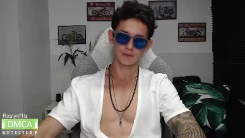 Snapshot of rustynf1tz chatting on 07-16-26, 10:32 MillionDollarGuy online show from 07-16-26, 10:32