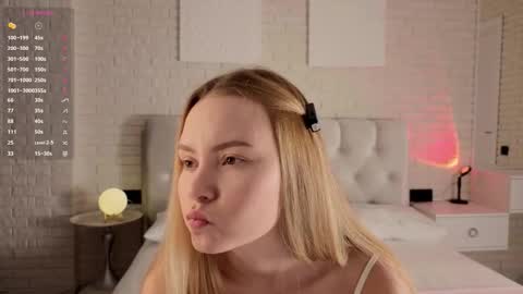 Snapshot of ruta_meow chatting on 11-15-25, 08:27 Ruta prize for the new fan club members hehe online show from 11-15-25, 08:27