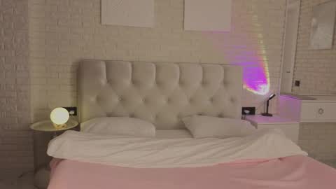 Snapshot of ruta_meow chatting on 11-27-25, 11:40 Ruta prize for the new fan club members hehe online show from 11-27-25, 11:40