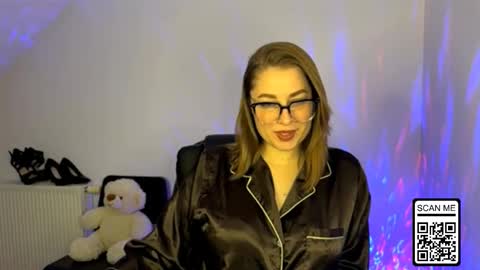 Snapshot of ruthless_111 chatting on 12-13-25, 08:25 Nika online show from 12-13-25, 08:25