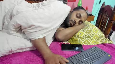 Snapshot of rwb17 chatting on 01-09-25, 12:46 rwb17 online show from 01-09-25, 12:46