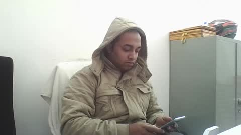 Snapshot of rwb17 chatting on 01-11-25, 09:36 rwb17 online show from 01-11-25, 09:36