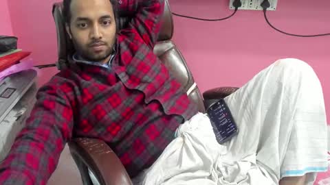 Snapshot of rwb17 chatting on 12-15-25, 10:41 rwb17 online show from 12-15-25, 10:41