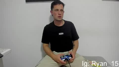 Snapshot of ryan15_ chatting on 05-04-26, 01:23 Ryan 15 online show from 05-04-26, 01:23