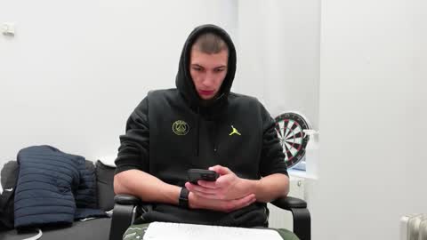 Snapshot of ryan_dozer chatting on 10-04-25, 05:49 RYAN DOZER online show from 10-04-25, 05:49