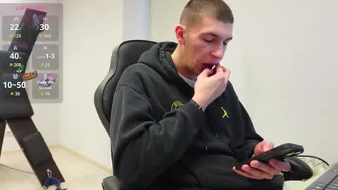 Snapshot of ryan_dozer chatting on 11-29-25, 08:39 RYAN DOZER online show from 11-29-25, 08:39