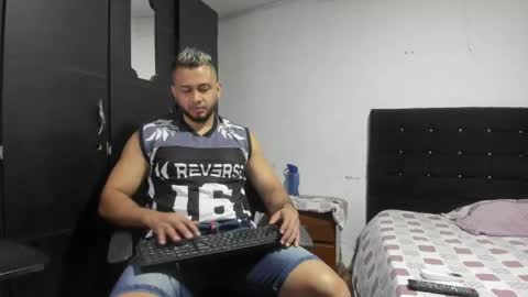Snapshot of ryan_xc1 chatting on 06-07-26, 12:59 ryan_xc1 online show from 06-07-26, 12:59