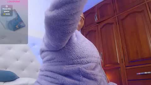 Snapshot of ryanastone_ chatting on 02-19-25, 02:12 Hanna online show from 02-19-25, 02:12