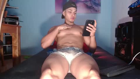 Snapshot of ryangreys01 chatting on 02-10-26, 12:31 Ryan online show from 02-10-26, 12:31