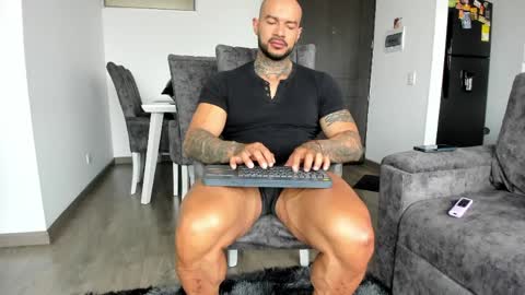 Snapshot of ryanjhonston chatting on 04-24-26, 04:09 Ryan online show from 04-24-26, 04:09