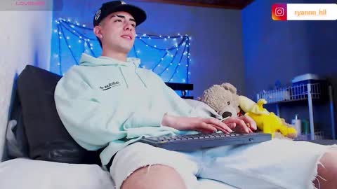 Ryannhill  online show from 11-07-25, 04:45