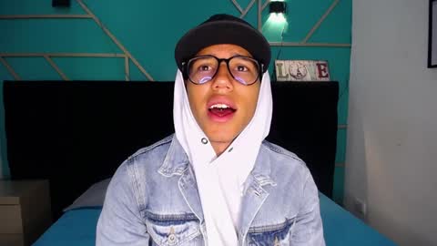 Snapshot of ryanpricee chatting on 01-08-25, 02:57 RyanPricee online show from 01-08-25, 02:57