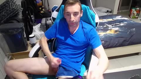 Snapshot of ryukukamifr chatting on 02-07-25, 07:27 Ryuk FR online show from 02-07-25, 07:27