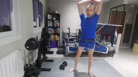 Snapshot of ryukukamifr chatting on 11-28-25, 07:49 Ryuk FR online show from 11-28-25, 07:49