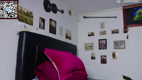 Snapshot of s_a_t_u_r_n chatting on 09-10-25, 06:02 ST online show from 09-10-25, 06:02