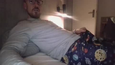 Snapshot of s_i_q chatting on 11-19-25, 03:39 s_i_q online show from 11-19-25, 03:39