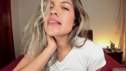 Snapshot of s_u_n_r_i_s_e_e chatting on 01-30-25, 01:44 Leslie Beltrn online show from 01-30-25, 01:44