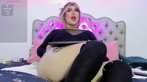 Snapshot of saammii_ chatting on 01-01-25, 12:21 Sammy Saenz ig Sammysaenz online show from 01-01-25, 12:21