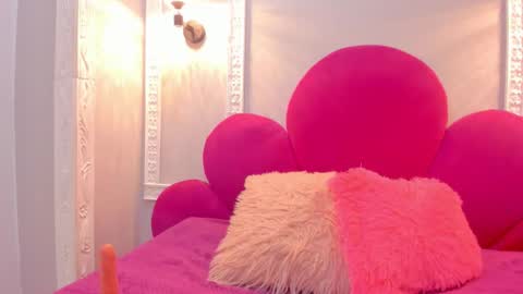 Snapshot of saammy_17 chatting on 10-24-25, 10:17 sammy online show from 10-24-25, 10:17