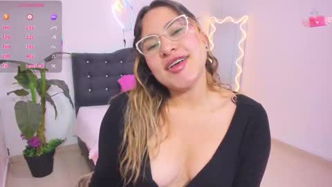 saaya_tay online show from 09-18-25, 03:41