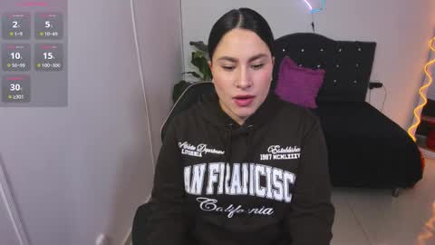 saaya_tay online show from 10-22-25, 03:07