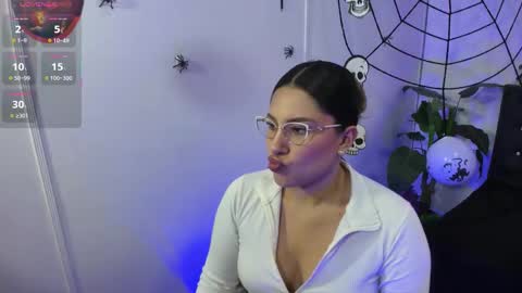 saaya_tay online show from 10-25-25, 03:03