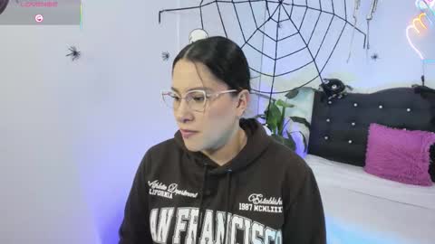 saaya_tay online show from 10-28-25, 03:10