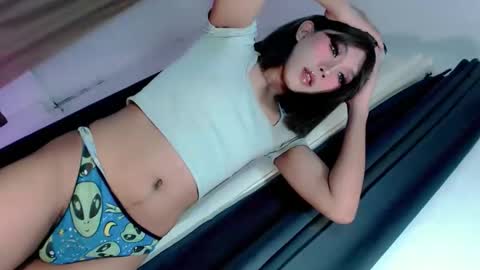 cathllea online show from 10-28-25, 05:59