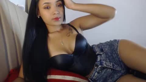 Snapshot of sabrina_brunette chatting on 03-29-26, 05:18 sabrina online show from 03-29-26, 05:18