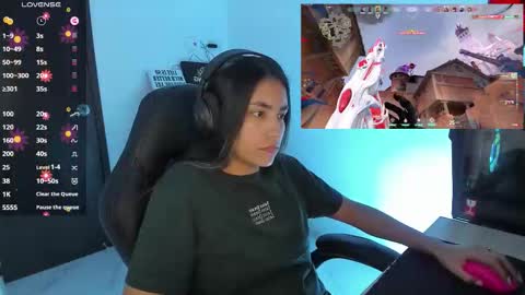 Snapshot of sabrina_chester_02 chatting on 10-28-25, 12:47 Angie online show from 10-28-25, 12:47