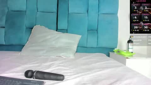 Snapshot of sabrina_hills chatting on 04-26-26, 07:44 Sabrina online show from 04-26-26, 07:44