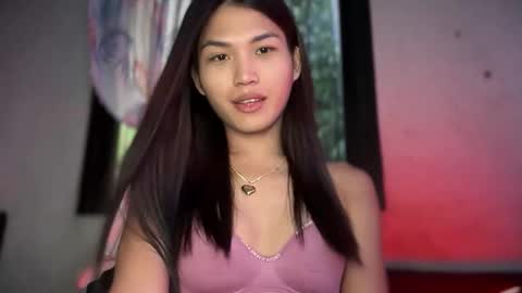 Snapshot of sabrina_maxx chatting on 11-04-25, 05:06 Nadine online show from 11-04-25, 05:06