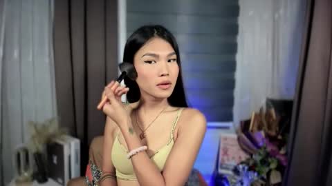 Snapshot of sabrina_maxx chatting on 11-11-25, 04:07 Nadine online show from 11-11-25, 04:07