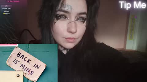 Snapshot of sabrina_raiders_666 chatting on 02-19-25, 06:55 Lilith Solar online show from 02-19-25, 06:55