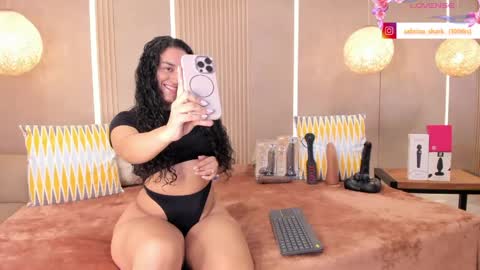 Snapshot of sabrina_shark chatting on 05-12-26, 01:58 Sabrina Shark online show from 05-12-26, 01:58