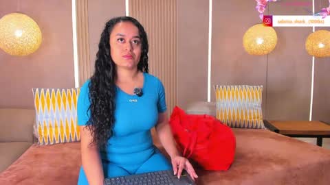Snapshot of sabrina_shark chatting on 06-02-26, 01:40 Sabrina Shark online show from 06-02-26, 01:40