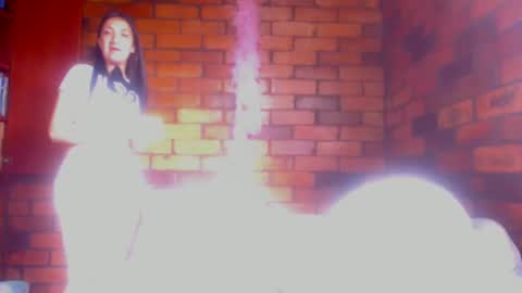 Snapshot of sabrina_v_ chatting on 03-05-25, 12:44 Sabrina online show from 03-05-25, 12:44