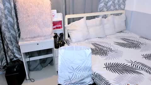 Snapshot of sabrinaametyst chatting on 12-02-24, 05:15 urHOT SABBY online show from 12-02-24, 05:15