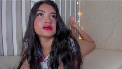 Snapshot of sabrinahims_ chatting on 12-14-24, 12:33 mariana online show from 12-14-24, 12:33