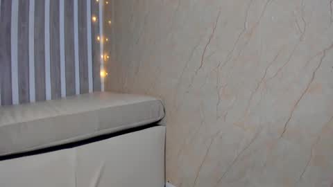 Snapshot of sabrinahims_ chatting on 01-16-25, 12:02 mariana online show from 01-16-25, 12:02