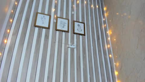 Snapshot of sabrinahims_ chatting on 01-28-25, 01:08 mariana online show from 01-28-25, 01:08