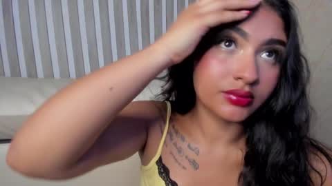 Snapshot of sabrinahims_ chatting on 02-20-25, 11:21 mariana online show from 02-20-25, 11:21