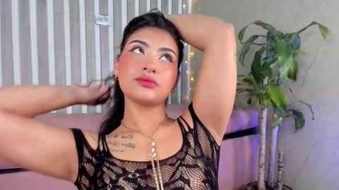 Snapshot of sabrinahims_ chatting on 09-11-25, 09:15 mariana online show from 09-11-25, 09:15